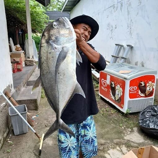 Fishing boat trip in waters around Lombok